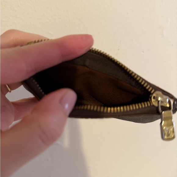 Louis Vuitton key pouch - Picture 4 of 4